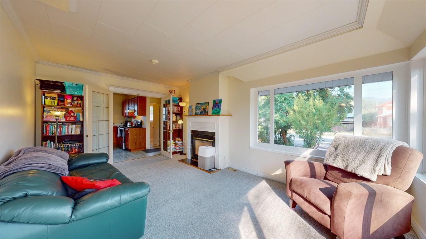 250 Otis Street, Kimberley, BC - Indoor Photo Showing Living Room With Fireplace