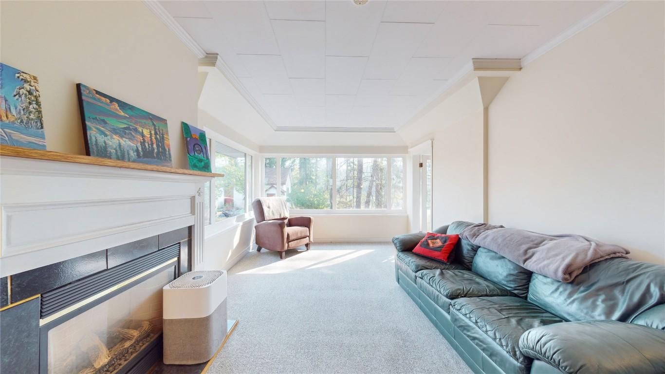 250 Otis Street, Kimberley, BC - Indoor Photo Showing Living Room With Fireplace
