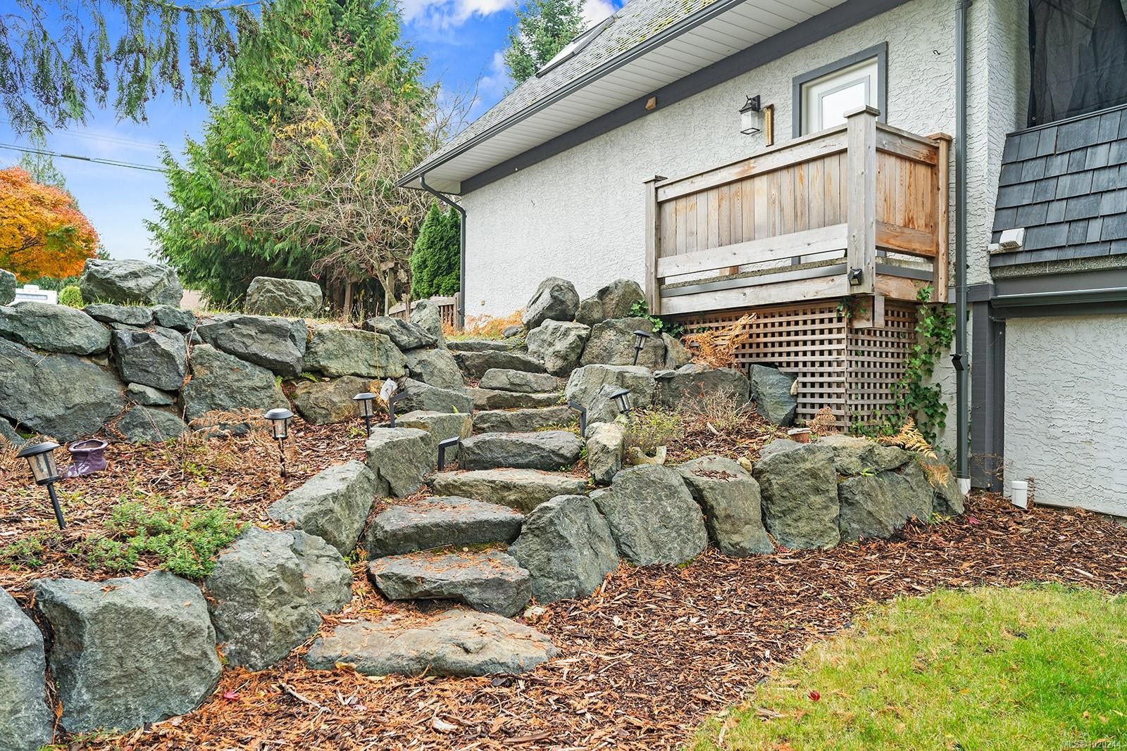 647 Tamarack Dr, Qualicum Beach, BC