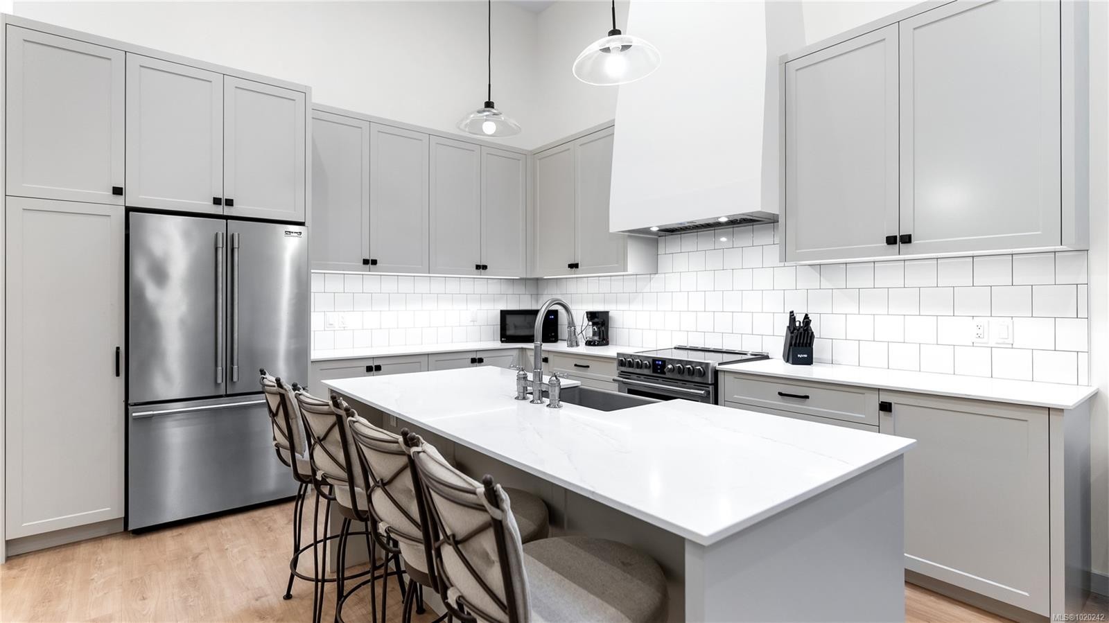 7925 East Saanich Rd, Central Saanich, BC