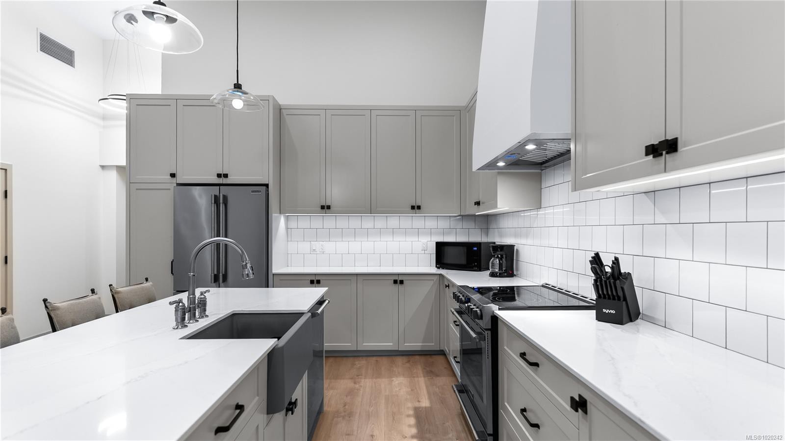 7925 East Saanich Rd, Central Saanich, BC