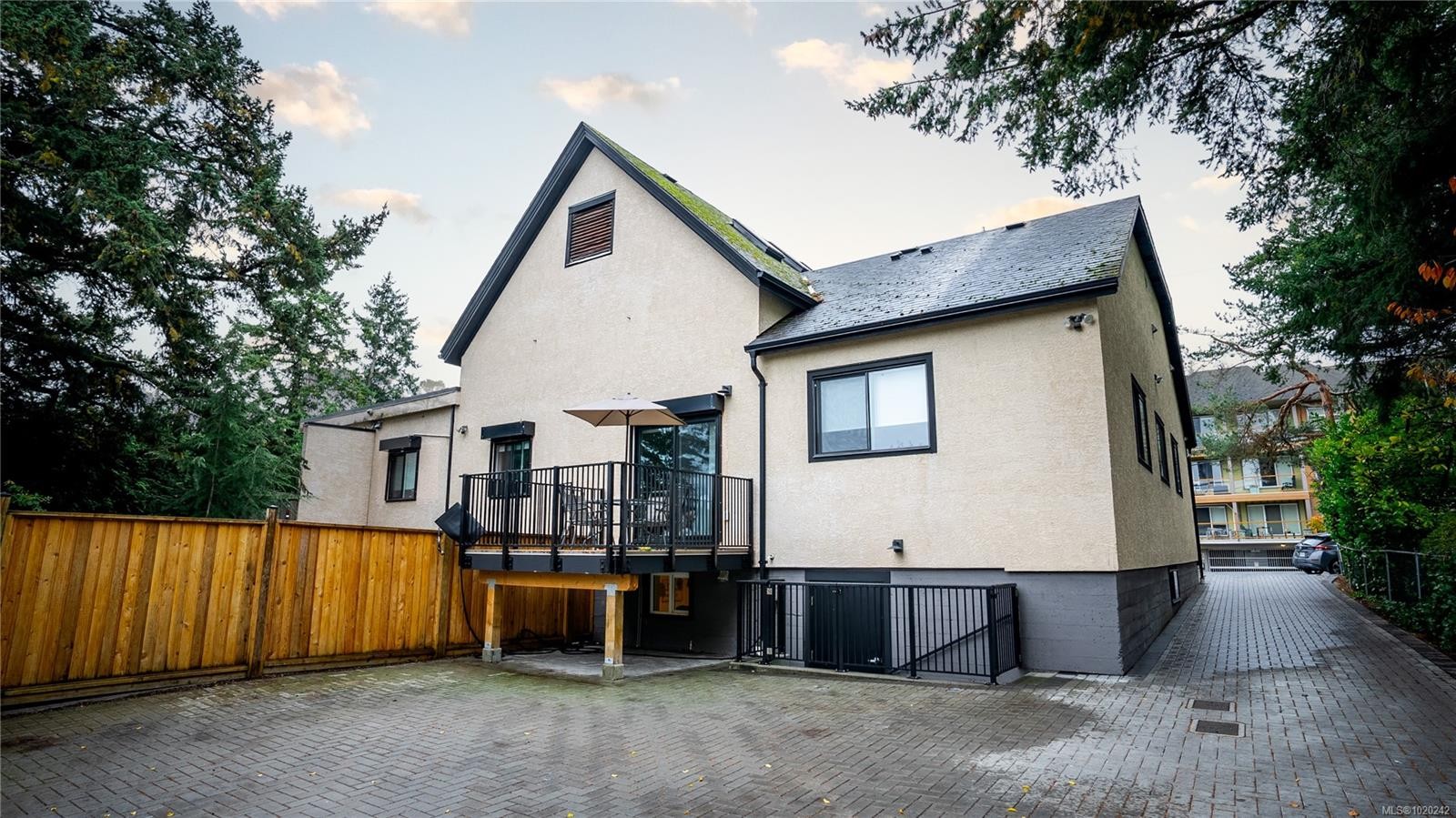 7925 East Saanich Rd, Central Saanich, BC