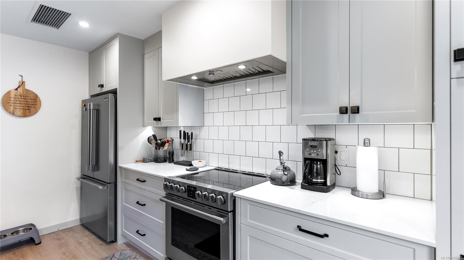 7925 East Saanich Rd, Central Saanich, BC