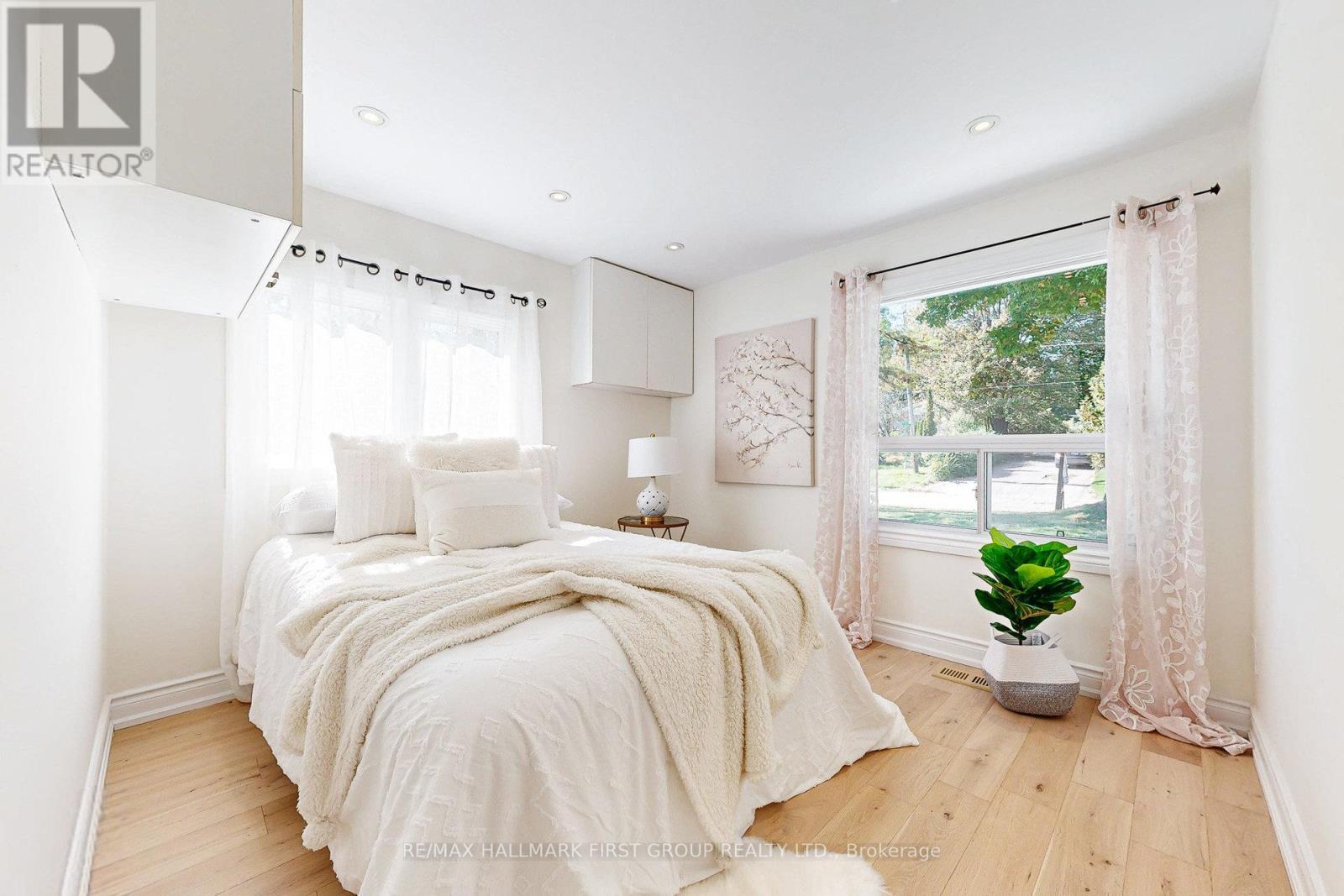 589 Marksbury Road, Pickering, ON - Indoor Photo Showing Bedroom