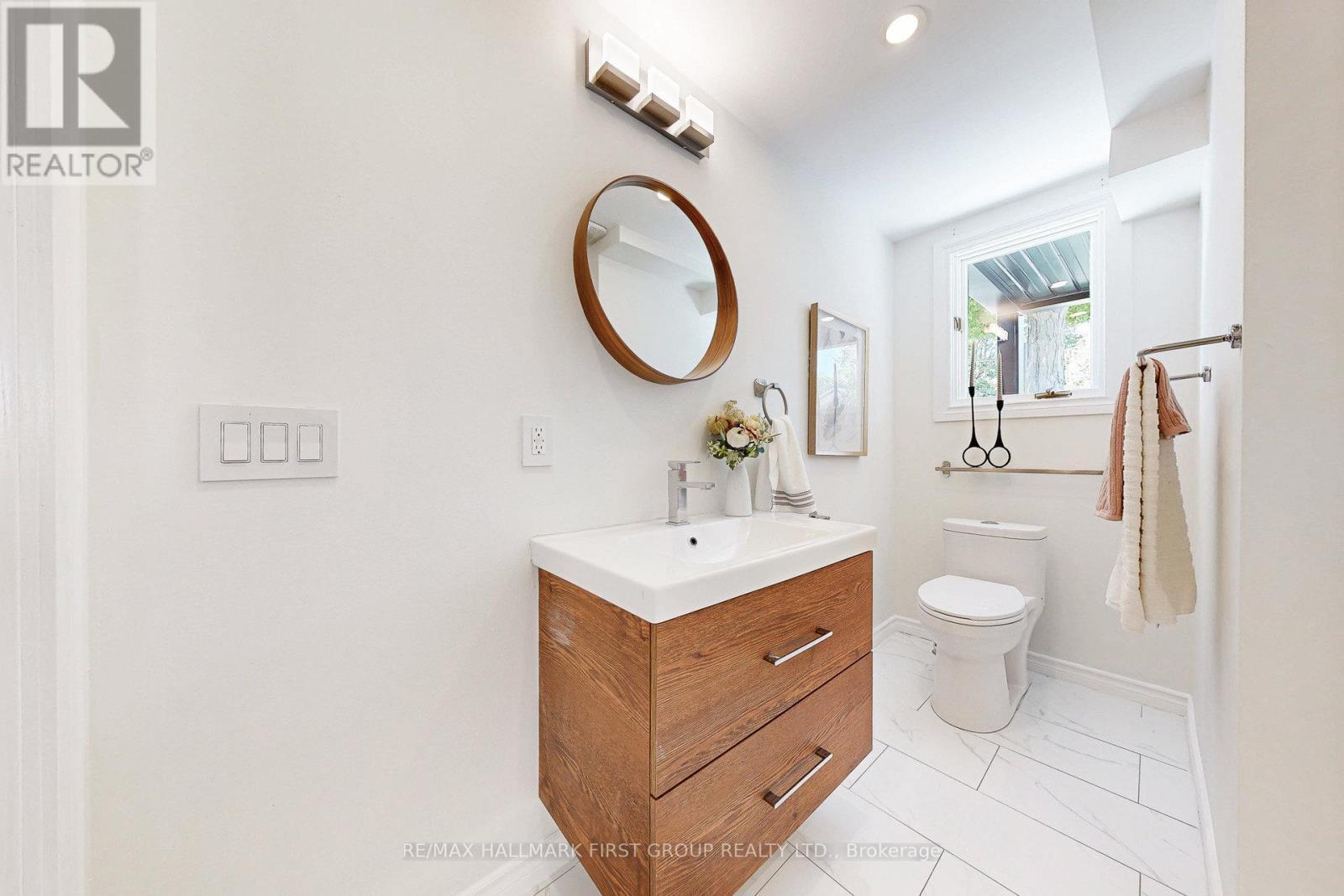 589 Marksbury Road, Pickering, ON - Indoor Photo Showing Bathroom