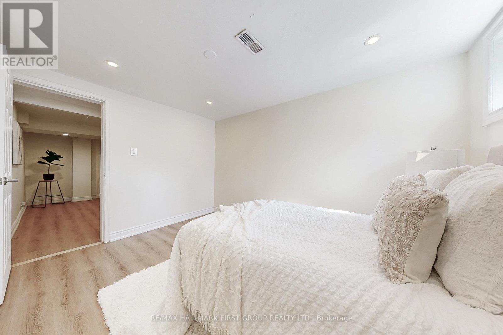 589 Marksbury Road, Pickering, ON - Indoor Photo Showing Bedroom