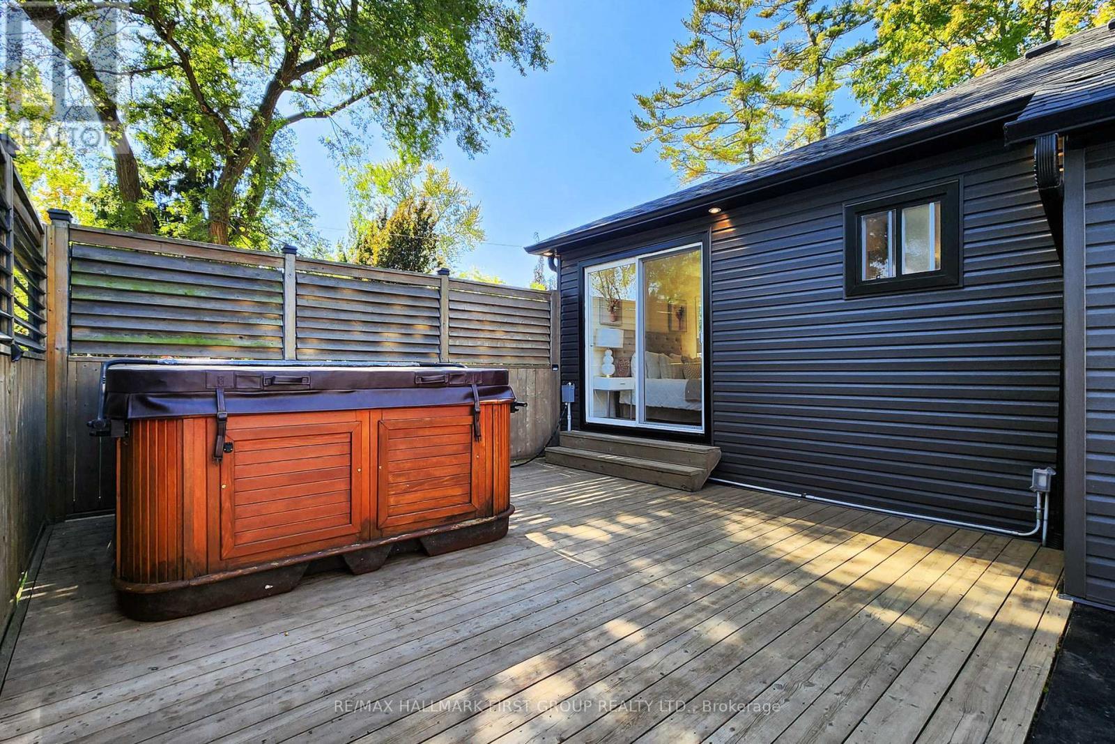 589 Marksbury Road, Pickering, ON - Outdoor With Deck Patio Veranda With Exterior