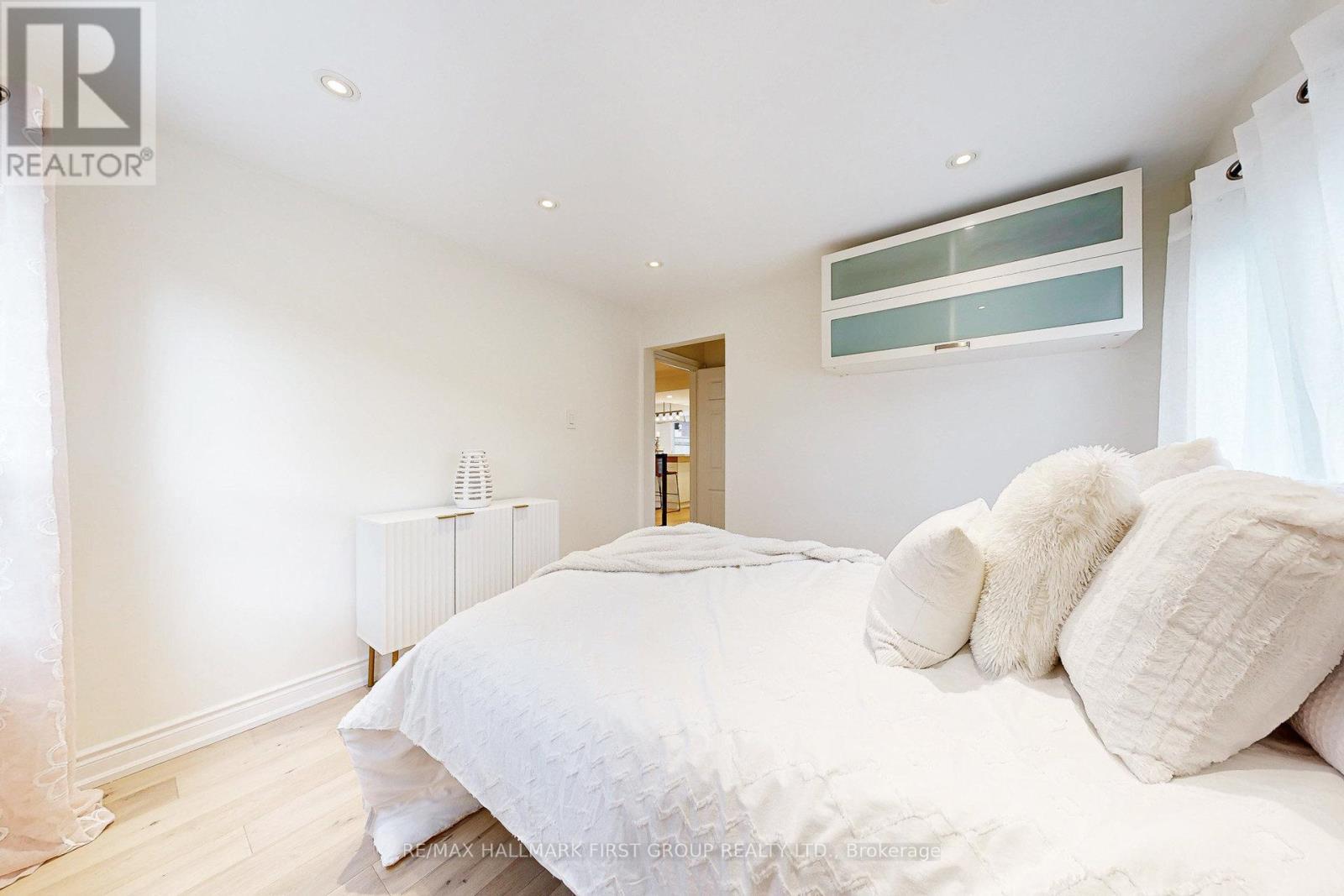589 Marksbury Road, Pickering, ON - Indoor Photo Showing Bedroom