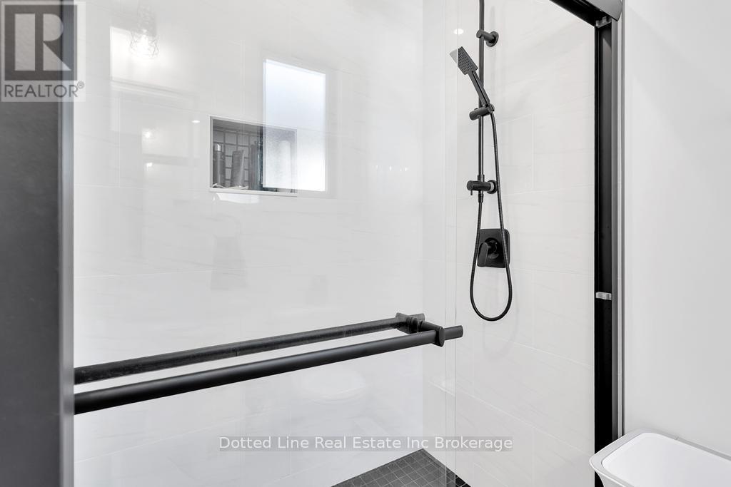 4 Charles Court, Bayham (Port Burwell), ON - Indoor Photo Showing Bathroom