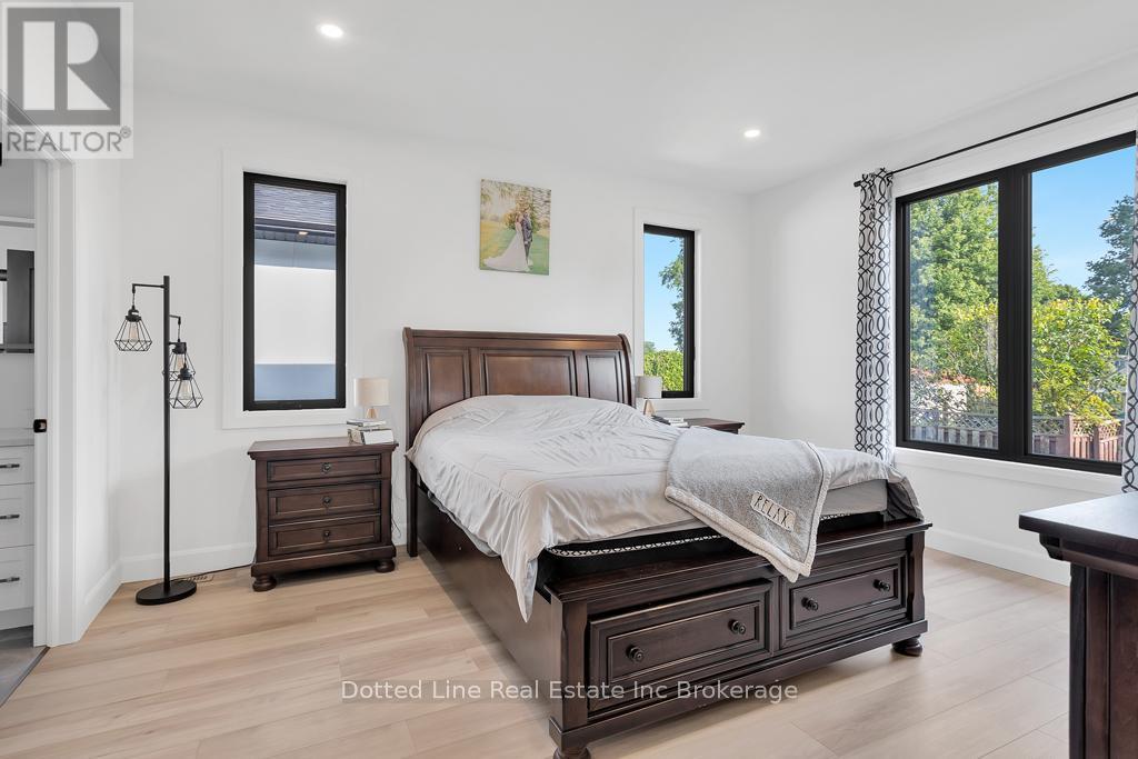 4 Charles Court, Bayham (Port Burwell), ON - Indoor Photo Showing Bedroom
