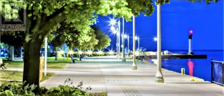 A1205 - 125 Bronte Road, Oakville, ON - With View