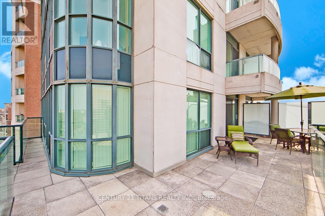 Lph 08 - 7 Lorraine Drive, Toronto, ON - Outdoor With Exterior