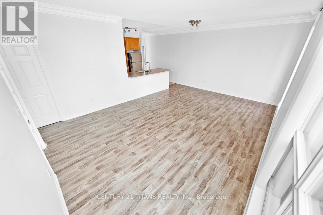 Lph 08 - 7 Lorraine Drive, Toronto, ON - Indoor Photo Showing Other Room