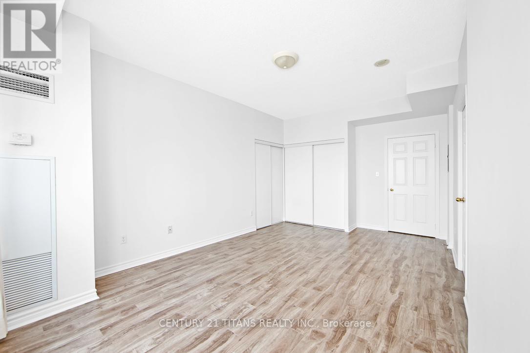 Lph 08 - 7 Lorraine Drive, Toronto, ON - Indoor Photo Showing Other Room