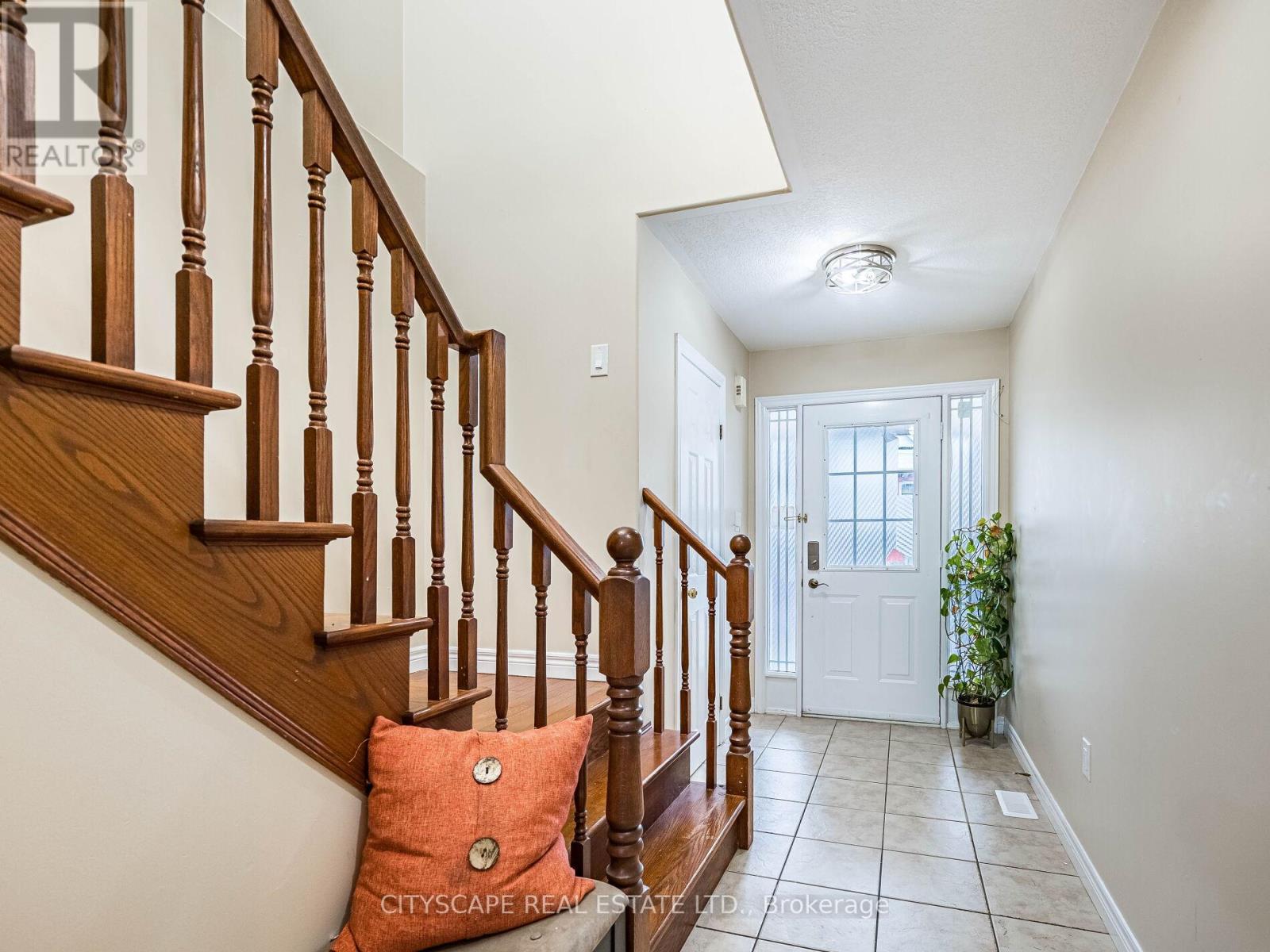 22 Jones Street, Hamilton, ON - Indoor Photo Showing Other Room