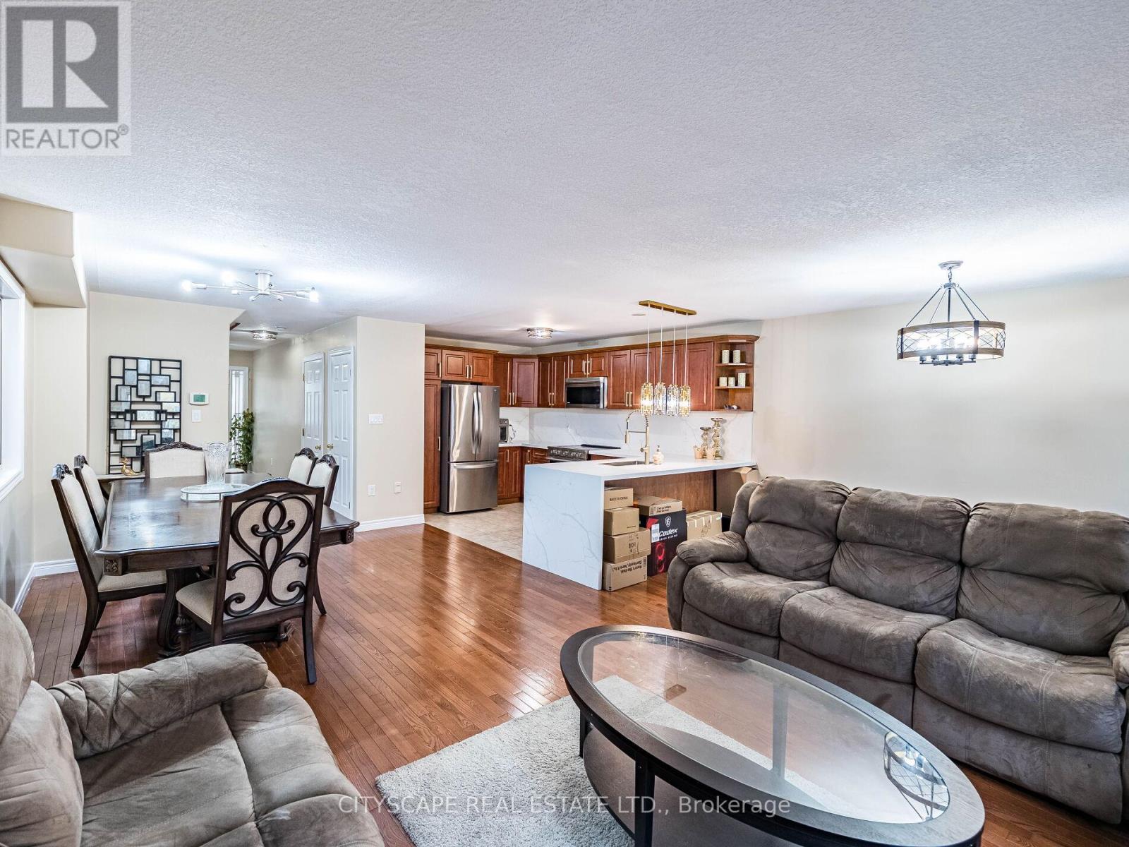 22 Jones Street, Hamilton, ON - Indoor Photo Showing Living Room