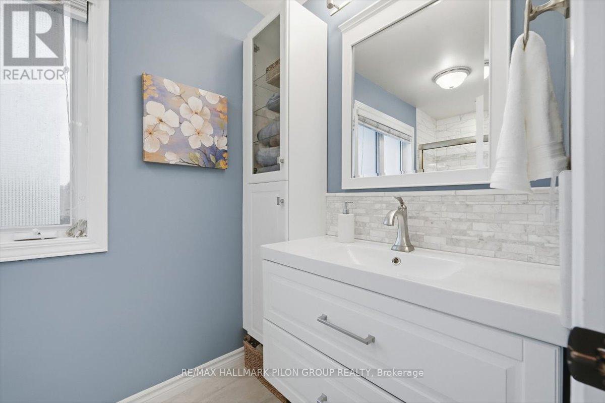 6464 Beausejour Drive, Ottawa, ON - Indoor Photo Showing Bathroom