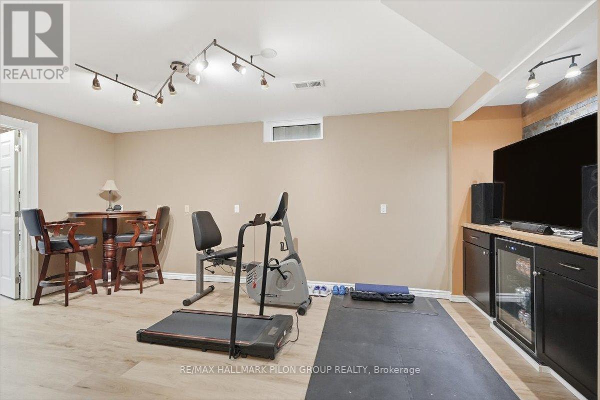6464 Beausejour Drive, Ottawa, ON - Indoor Photo Showing Gym Room