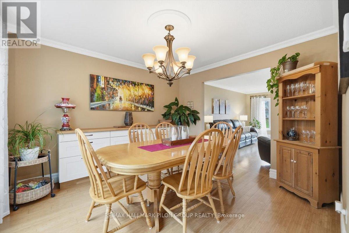 6464 Beausejour Drive, Ottawa, ON - Indoor Photo Showing Dining Room