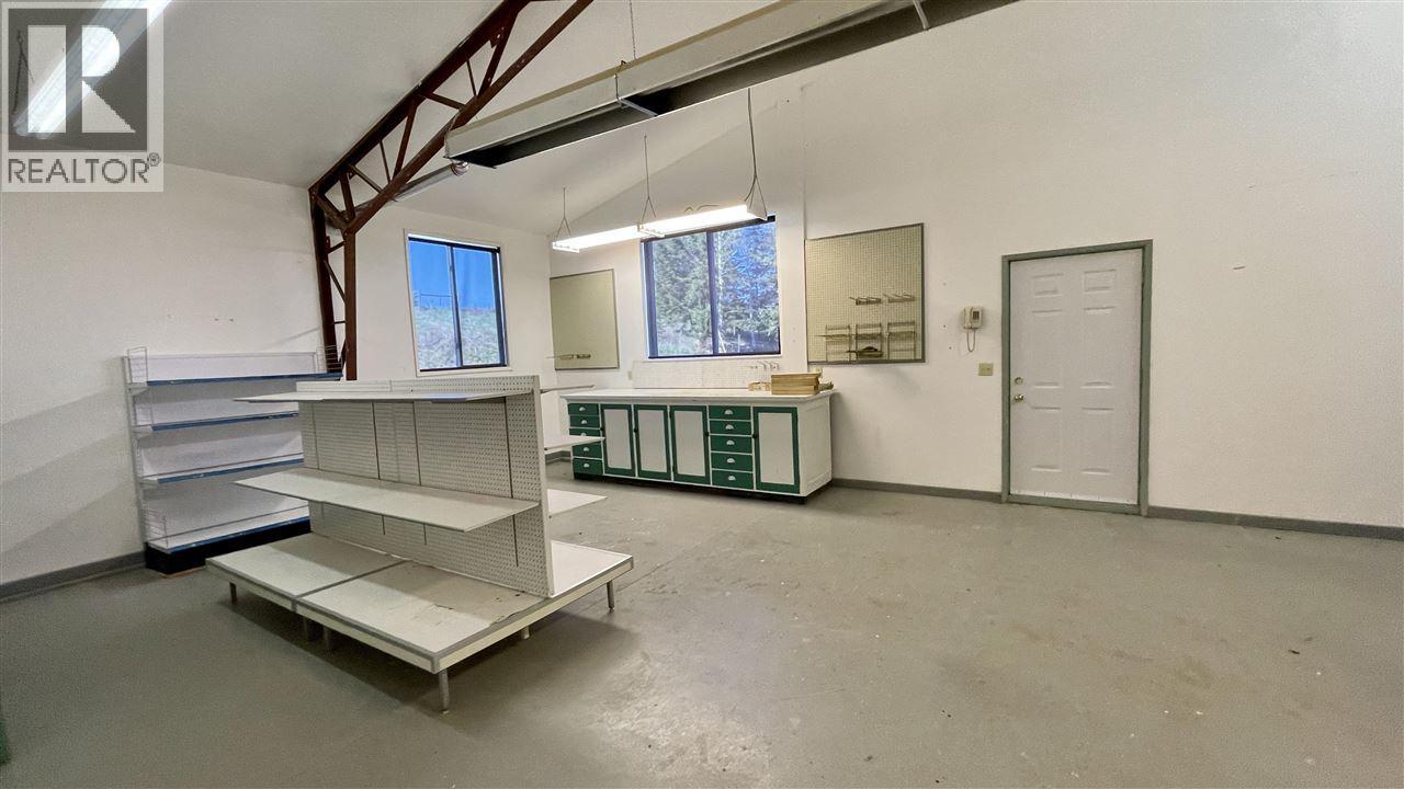 6262 Mulligan Drive, Horse Lake, BC - Indoor Photo Showing Other Room