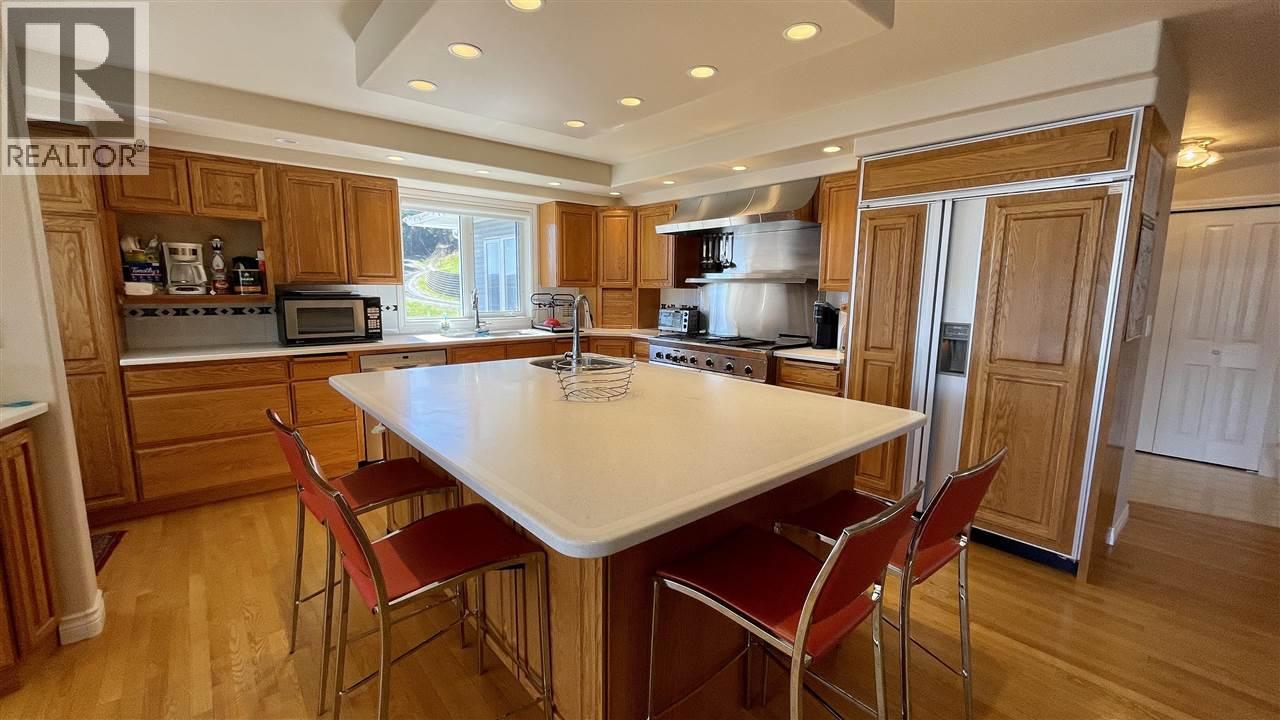 6262 Mulligan Drive, Horse Lake, BC - Indoor Photo Showing Kitchen