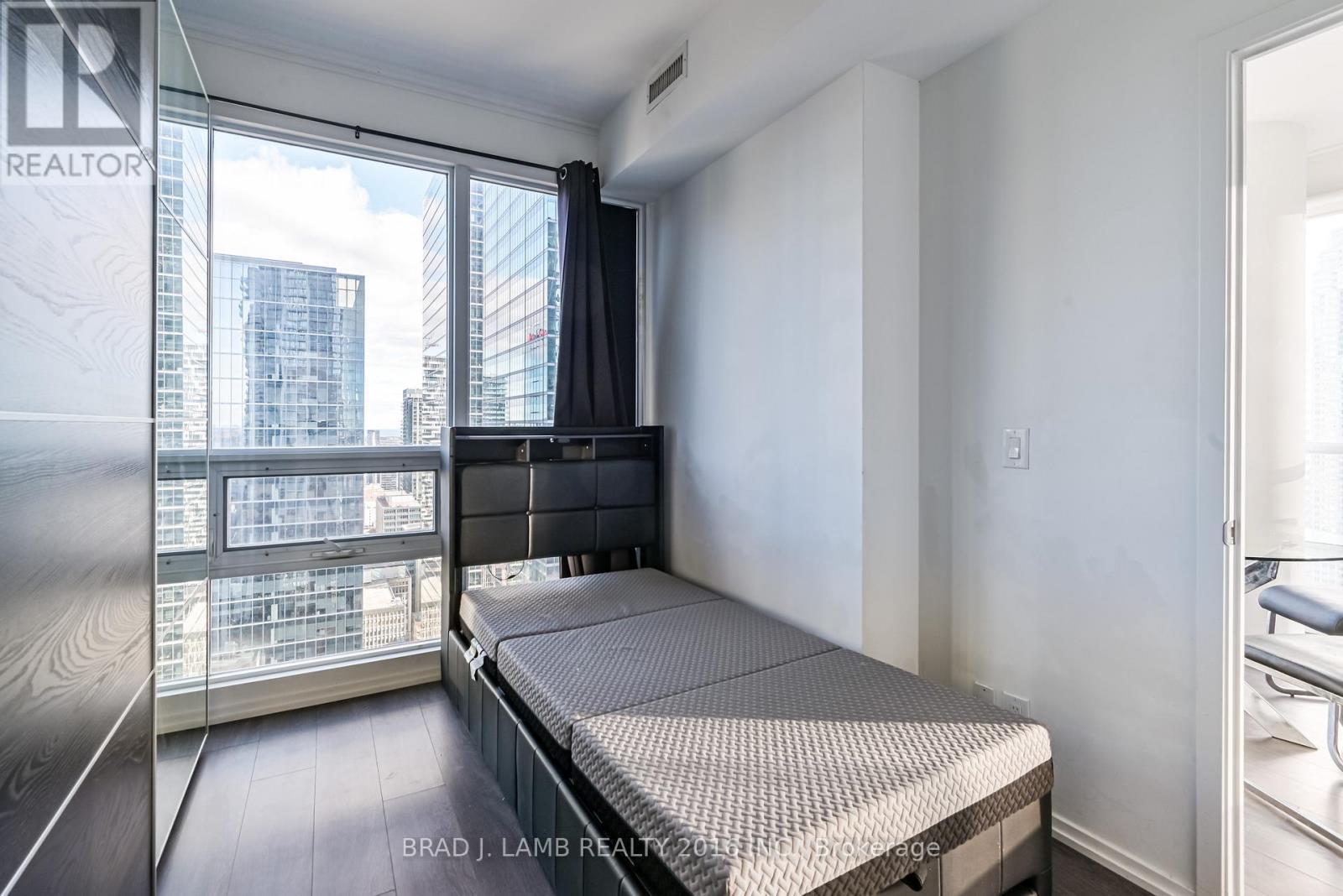 3706 - 70 Temperance Street, Toronto, ON - Indoor Photo Showing Bedroom