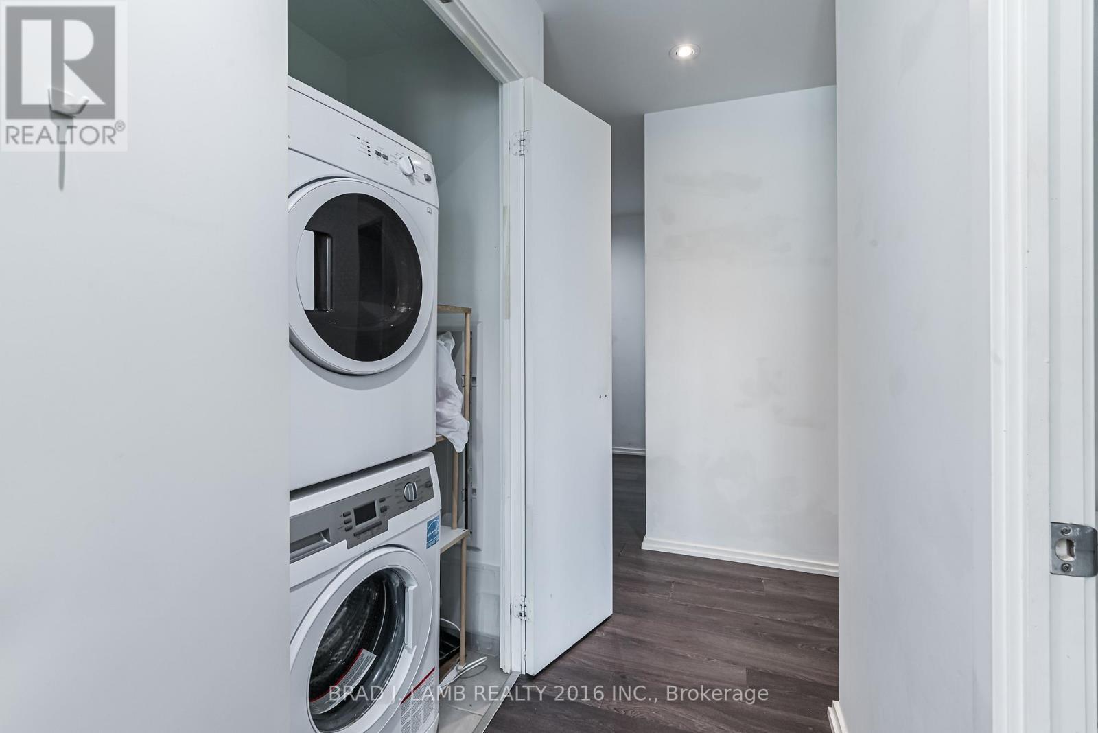 3706 - 70 Temperance Street, Toronto, ON - Indoor Photo Showing Laundry Room
