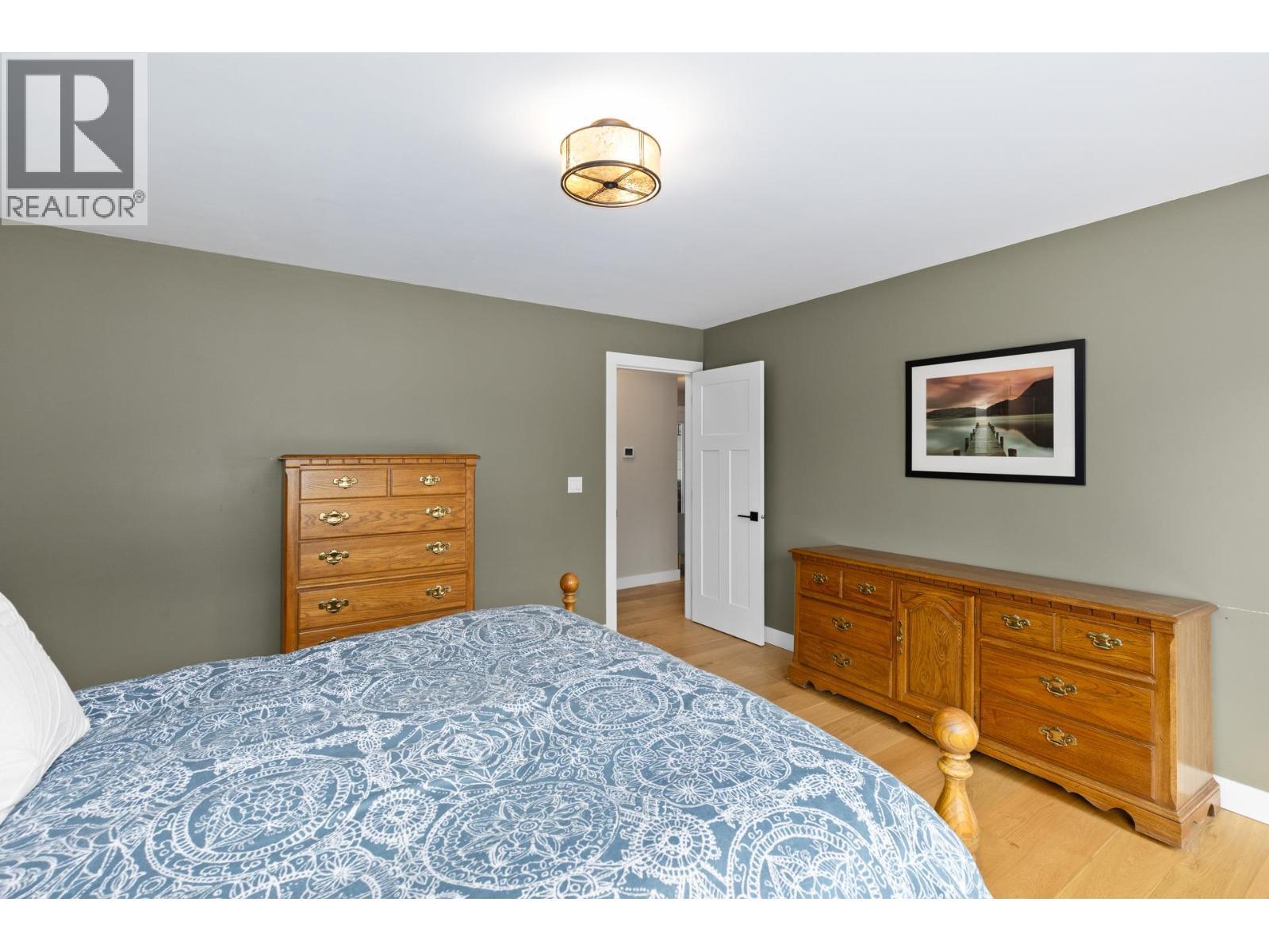 119 St Andrews Drive, Kaleden, BC - Indoor Photo Showing Bedroom