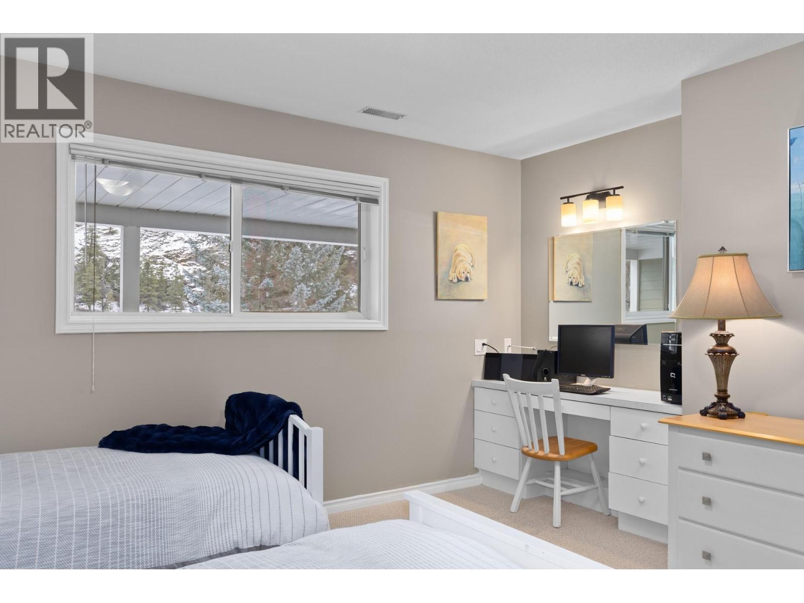 119 St Andrews Drive, Kaleden, BC - Indoor Photo Showing Bedroom