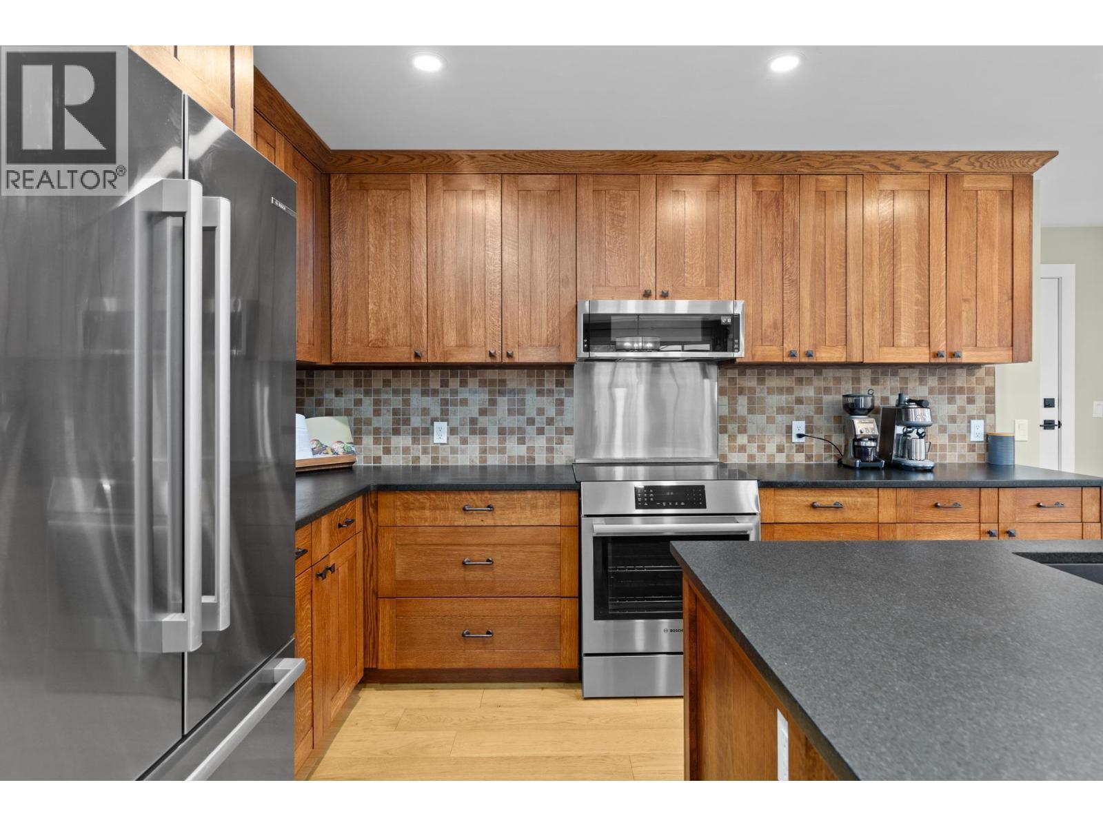 119 St Andrews Drive, Kaleden, BC - Indoor Photo Showing Kitchen