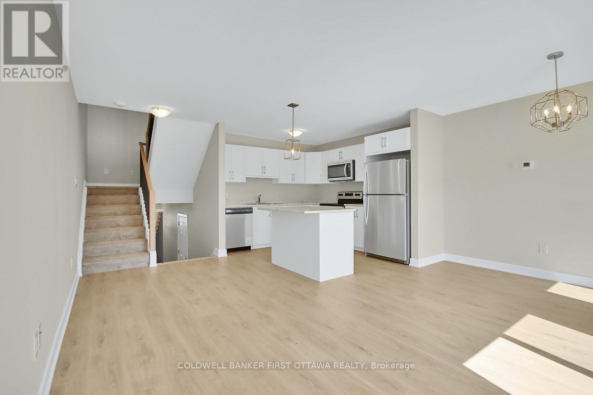 81 Whitcomb Crescent, Smiths Falls, ON - Indoor Photo Showing Kitchen