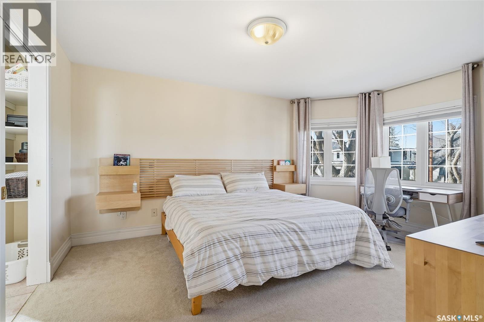 112 Saskatchewan Crescent W, Saskatoon, SK - Indoor Photo Showing Bedroom