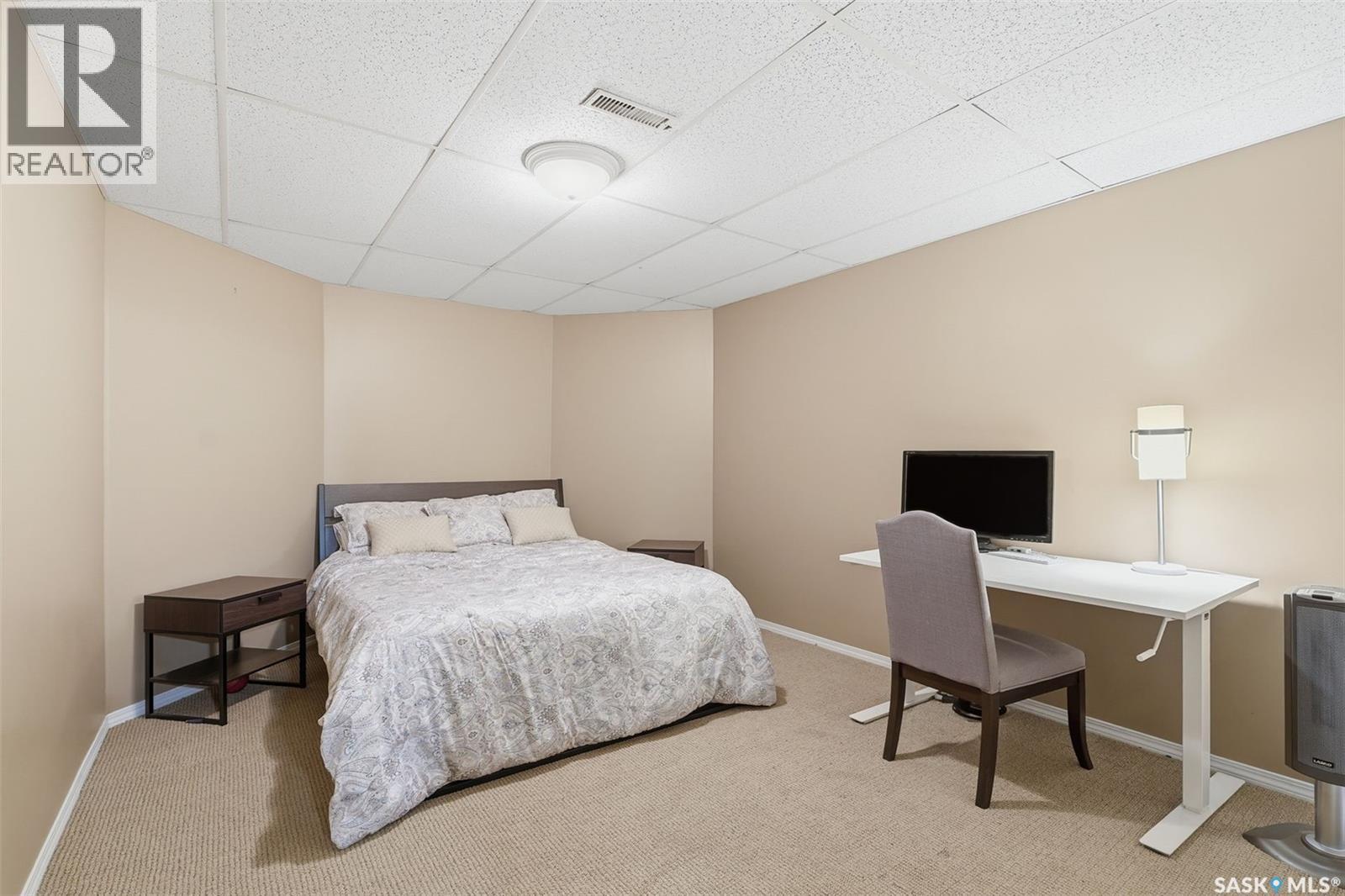 112 Saskatchewan Crescent W, Saskatoon, SK - Indoor