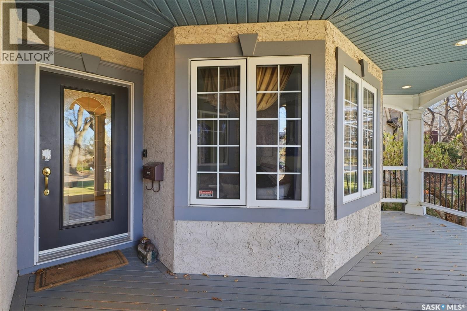 112 Saskatchewan Crescent W, Saskatoon, SK - Outdoor With Deck Patio Veranda With Exterior