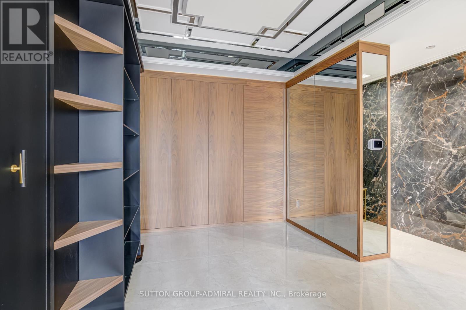 505 - 88 Cumberland Street, Toronto, ON -