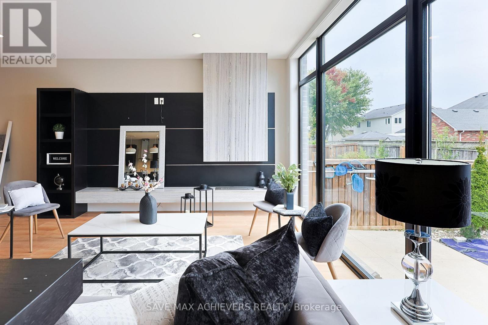 2155 Bakervilla Street, London South, ON - Indoor