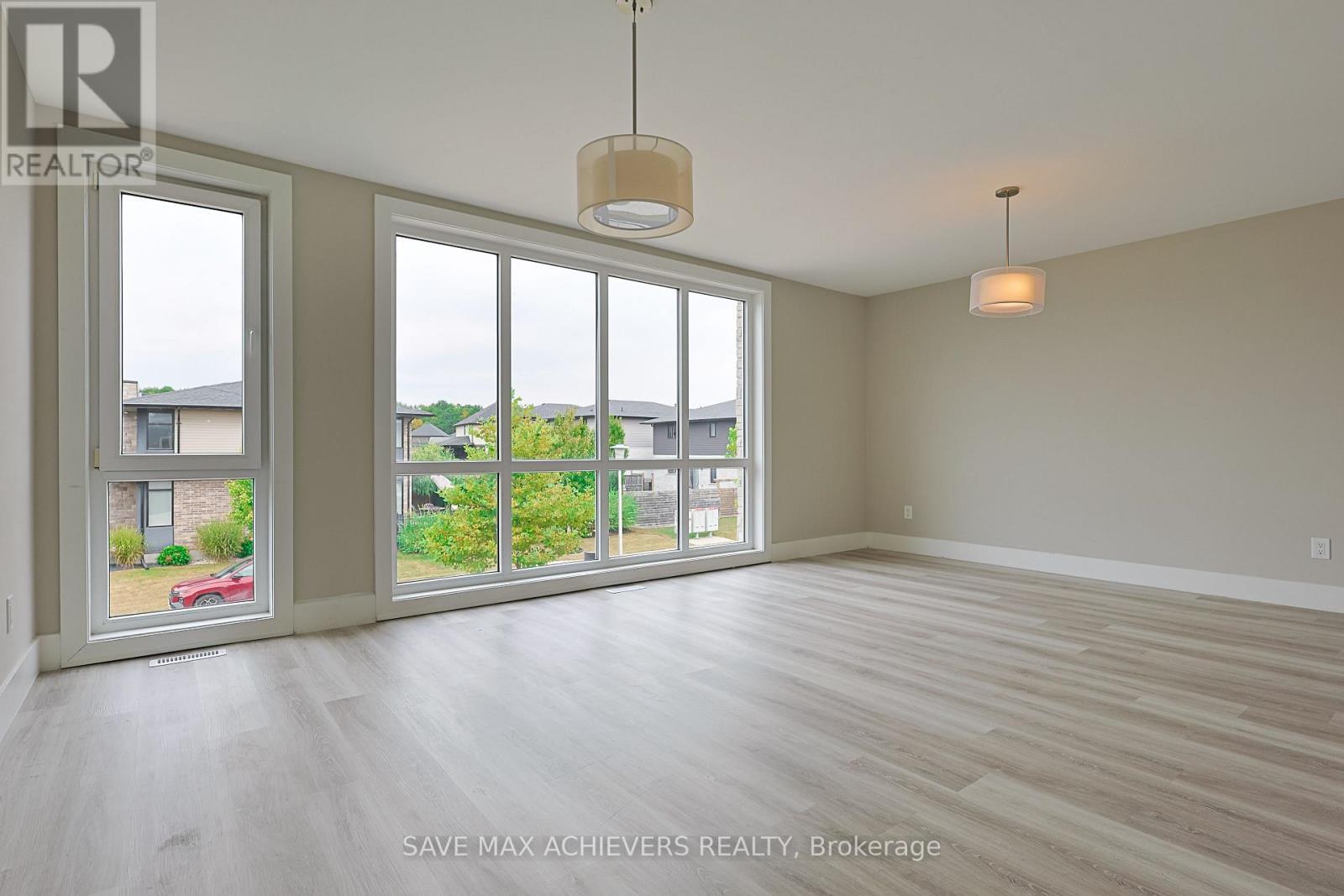 2155 Bakervilla Street, London South, ON - Indoor