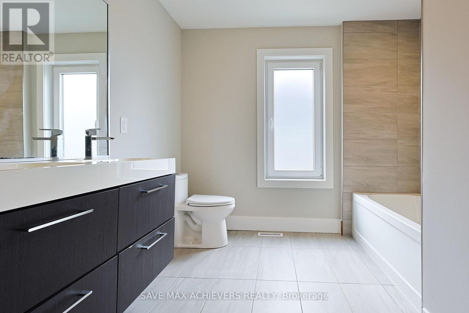 2155 Bakervilla Street, London South, ON - Indoor Photo Showing Bathroom