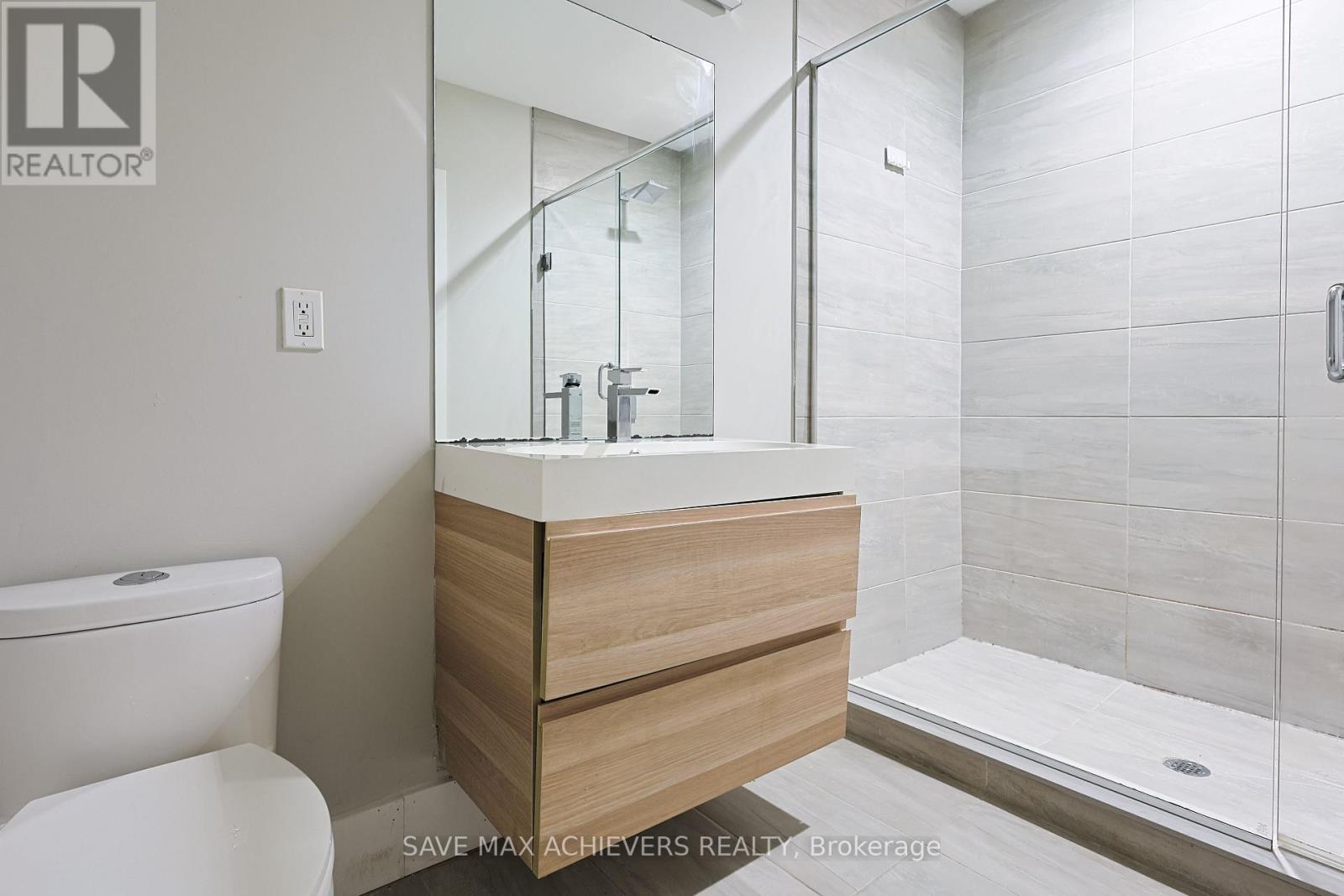 2155 Bakervilla Street, London South, ON - Indoor Photo Showing Bathroom