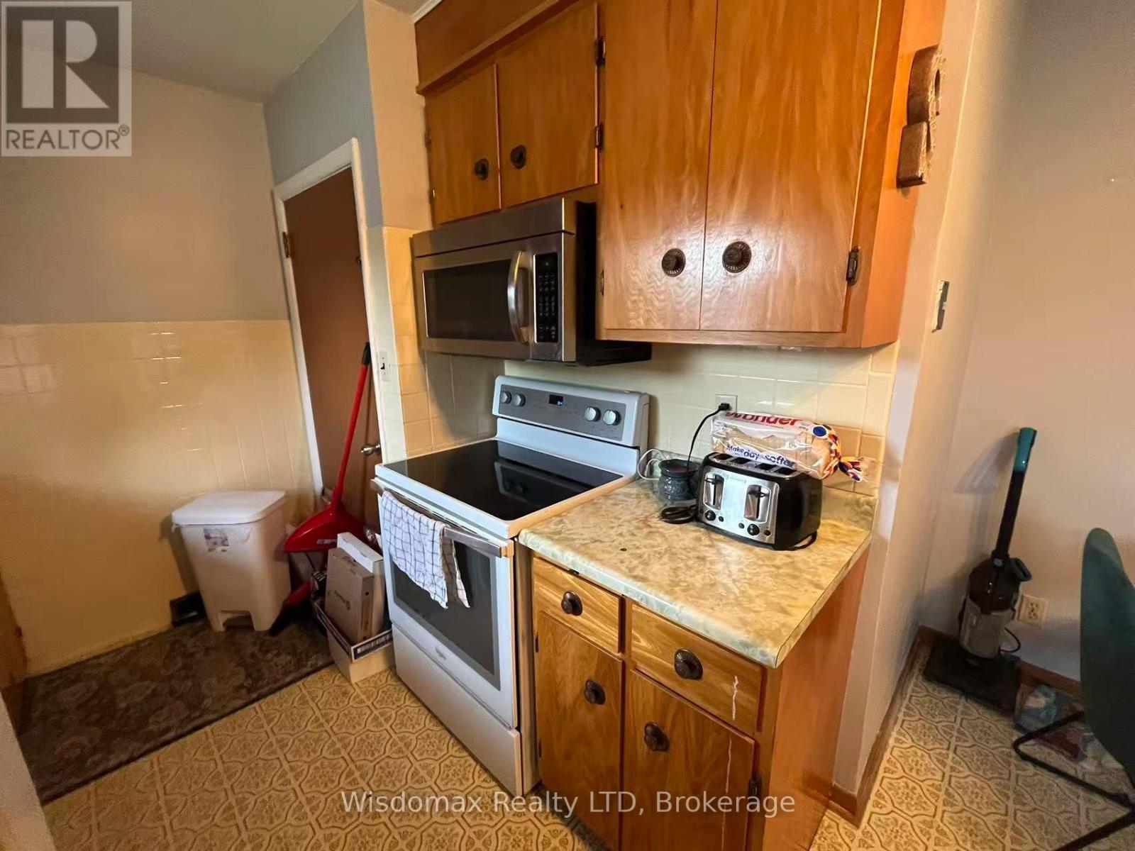 Mainfloor - 4607 Dorchester Road, Niagara Falls (Morrison), ON - Indoor Photo Showing Kitchen
