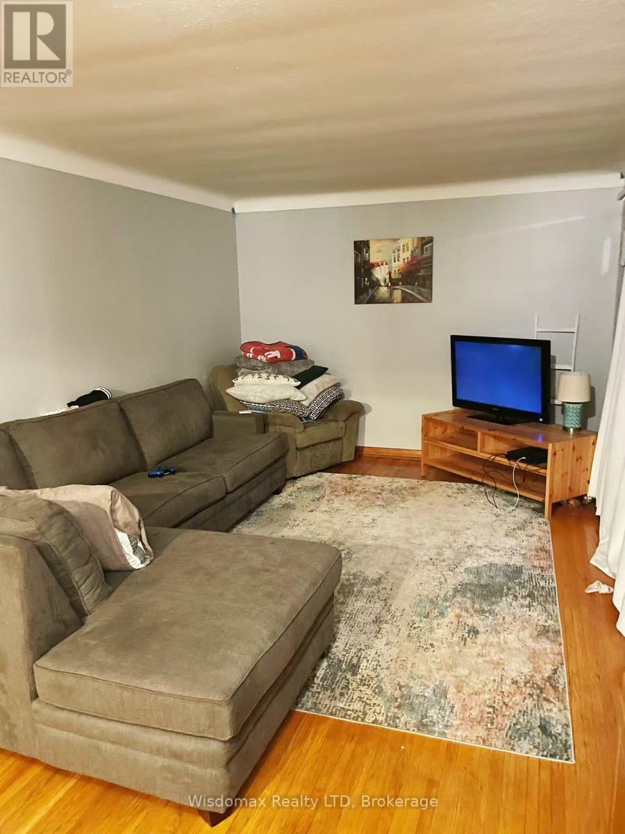 Mainfloor - 4607 Dorchester Road, Niagara Falls (Morrison), ON - Indoor Photo Showing Other Room