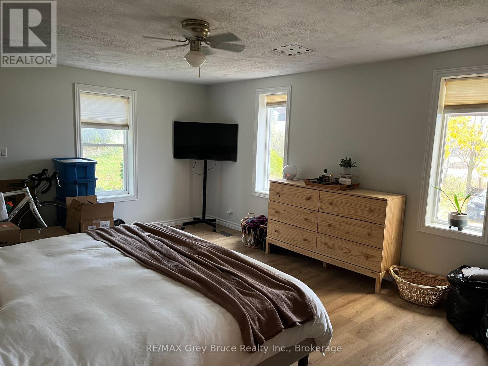 691 Bruce Rd 17, Arran-Elderslie, ON - Indoor Photo Showing Bedroom