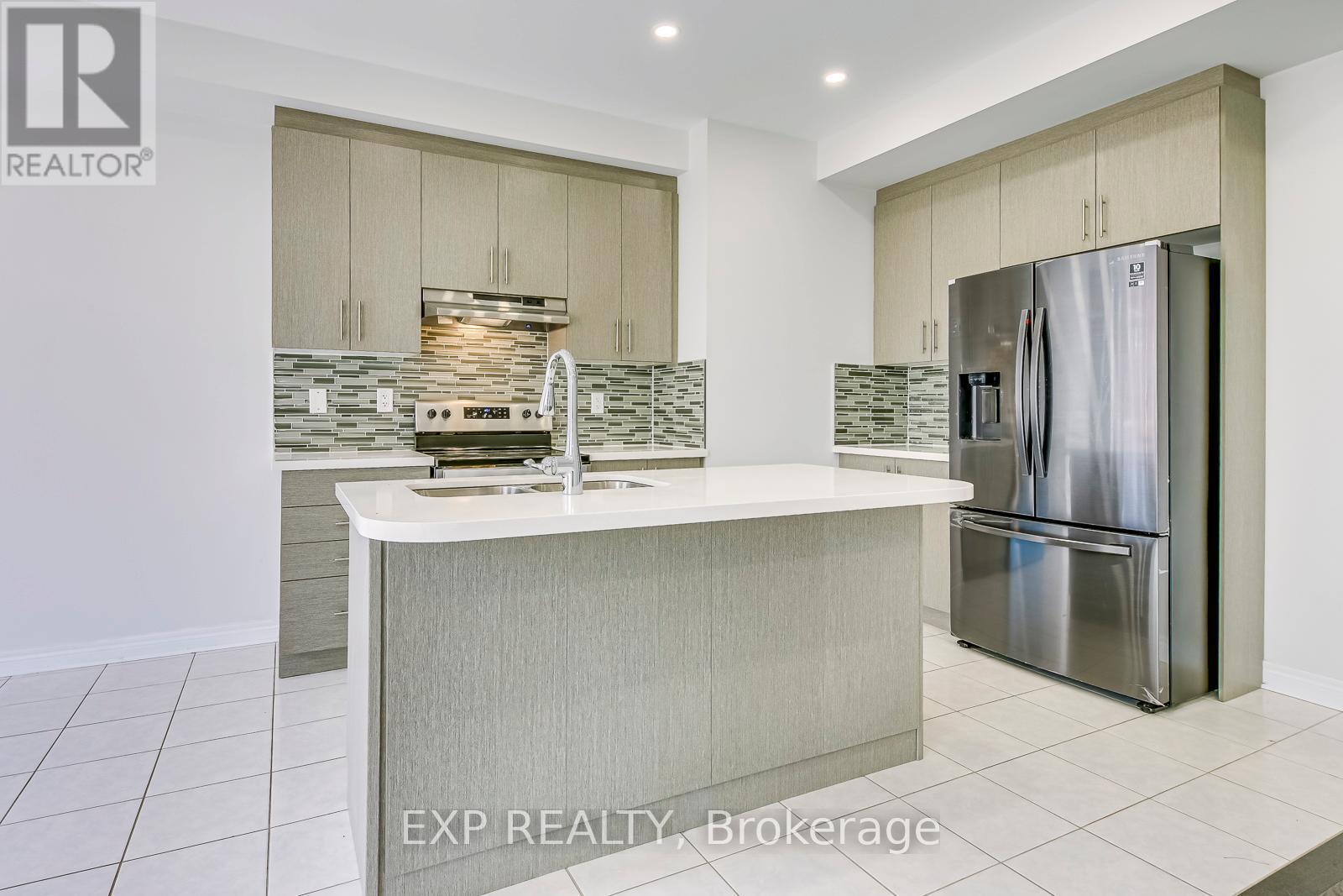142 Toucan Trail, Oakville, ON - Indoor Photo Showing Kitchen With Stainless Steel Kitchen