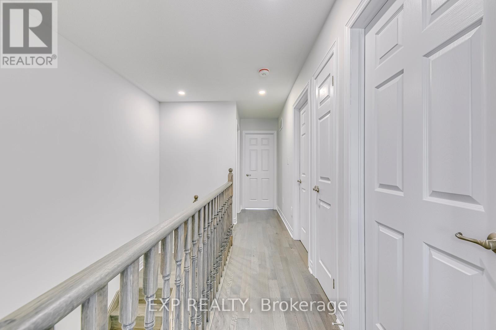 142 Toucan Trail, Oakville, ON - Indoor Photo Showing Other Room