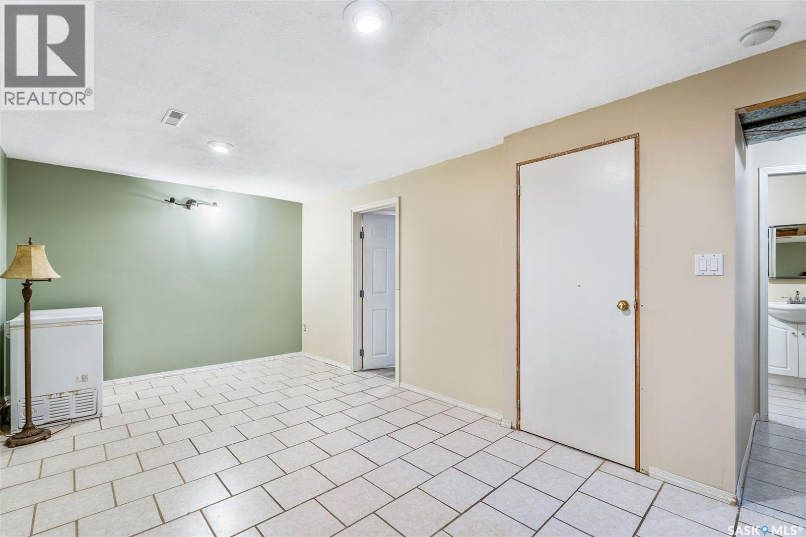 603 Macarthur Drive, Prince Albert, SK - Indoor Photo Showing Other Room