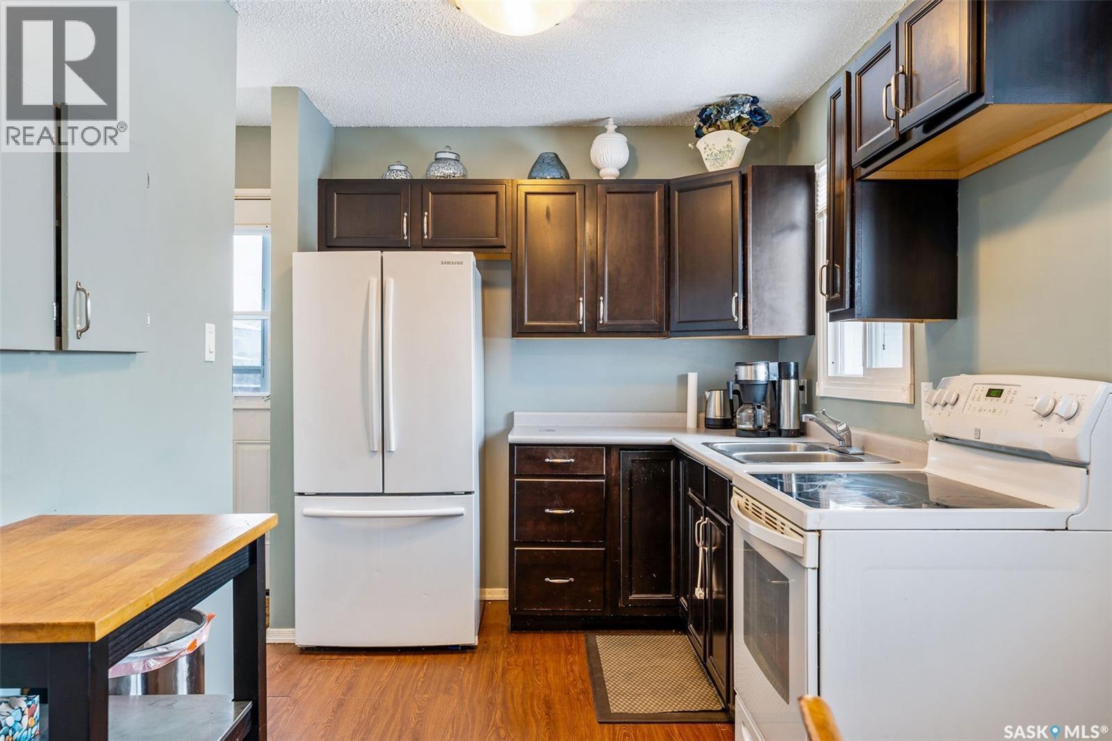 603 Macarthur Drive, Prince Albert, SK - Indoor Photo Showing Kitchen With Double Sink
