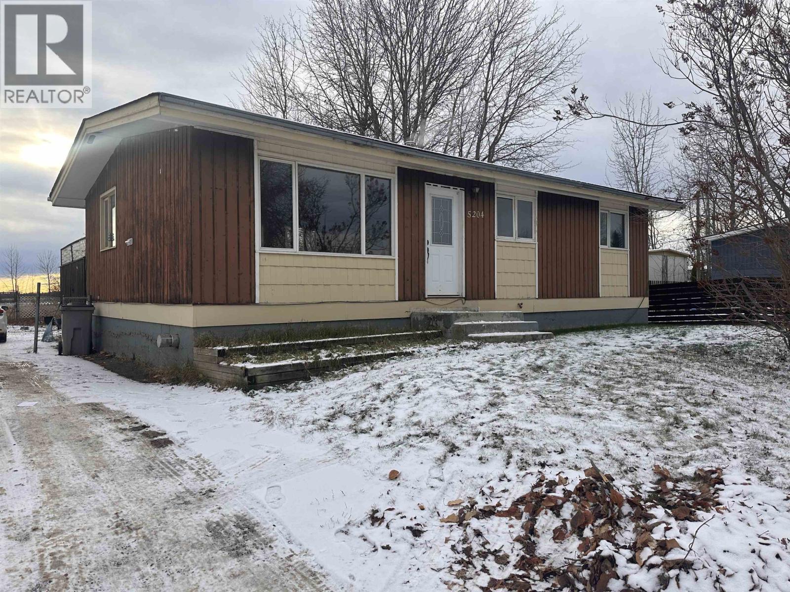 5204 Tamarack Crescent, Fort Nelson, BC - Outdoor