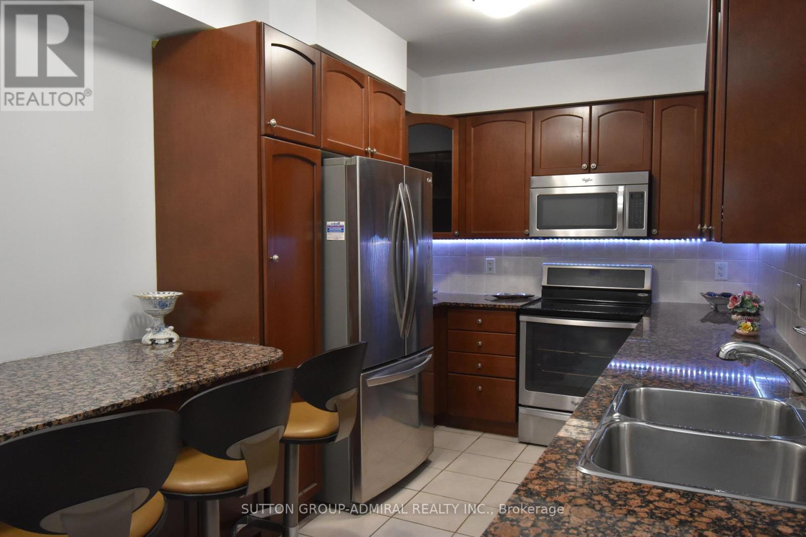 304 - 100 Promenade Circle, Vaughan, ON - Indoor Photo Showing Other Room