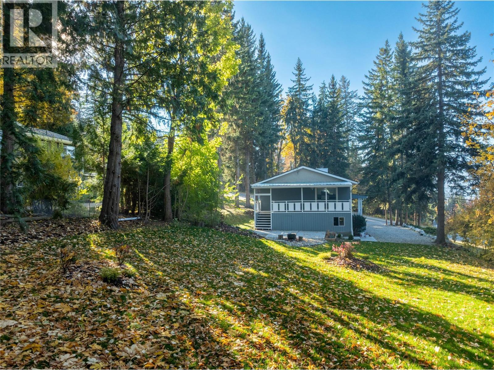 800 20Th Street Se, Salmon Arm, BC - Outdoor With Deck Patio Veranda