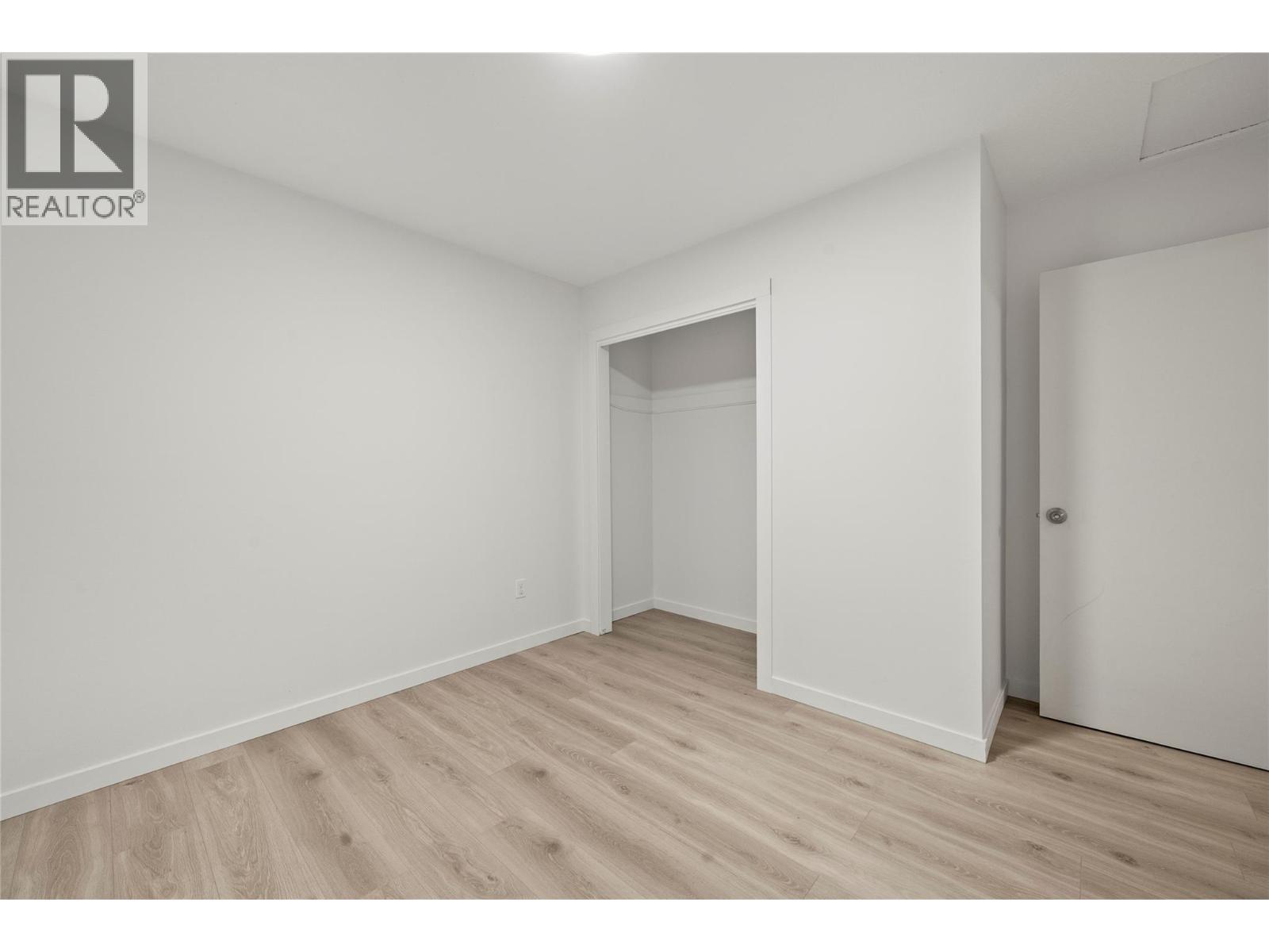 800 20Th Street Se, Salmon Arm, BC - Indoor Photo Showing Other Room